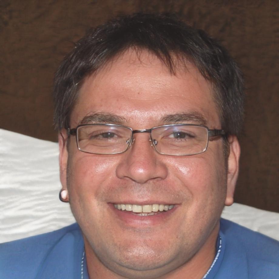 Portrait de Théo Blanchard, expert en analyse de risques